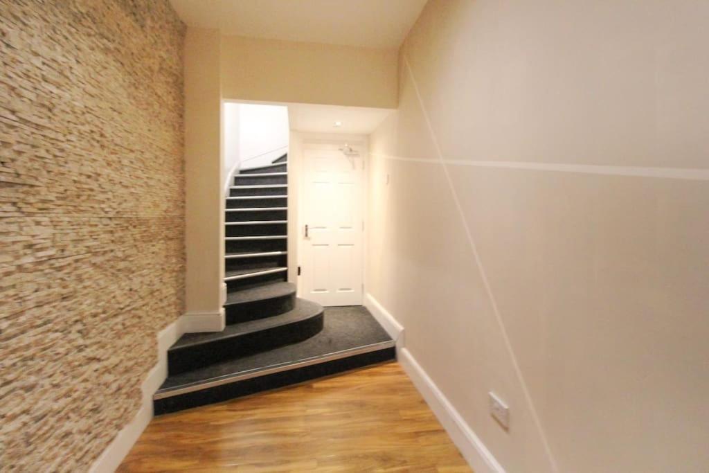 Spacious 1 Bed Apartment 1 Minute Walk From Square Nottingham Extérieur photo